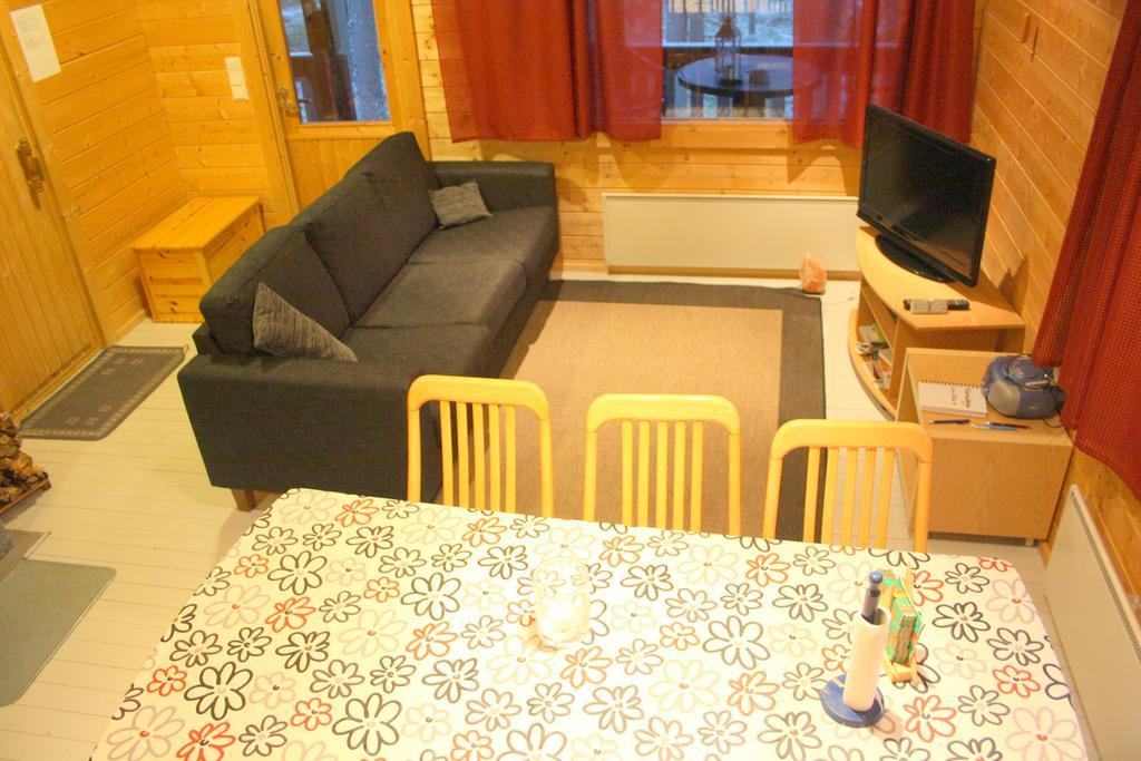 Vanha Vaeaetaenen Cottage Vaatanen Екстериор снимка